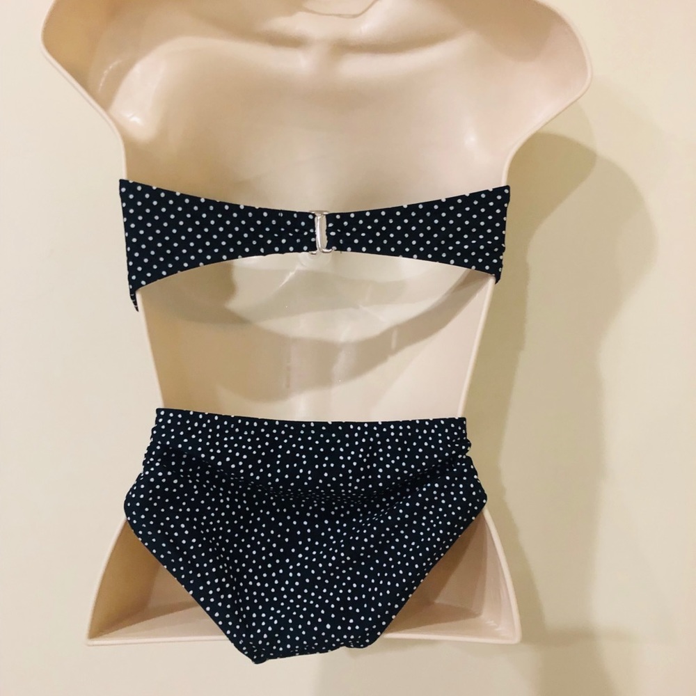 Bikini - Picture 3 of 3